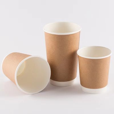 Kraftpapierbekers met deksels, koffieverpakkingen Dubbelwand warme bekers